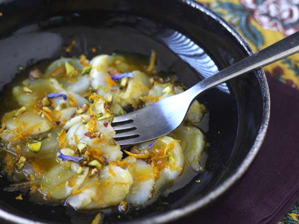 Scallop carpaccio with citrus vinaigrette and pistachios, an elegant and easy-to-prepare starter - Preparation step 4