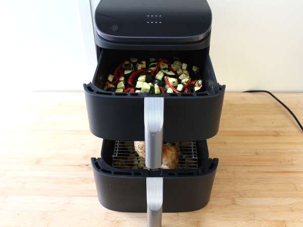 Chicken with peppers and zucchini in air fryer: ready in 20 minutes! - Preparation step 3