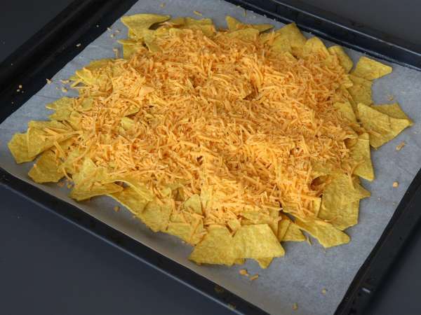 Garnished nachos perfect for an aperitif dinner! - Preparation step 4