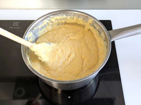 Perfect creamy polenta: easy recipe for a soft and flavorful dish - Preparation step 3