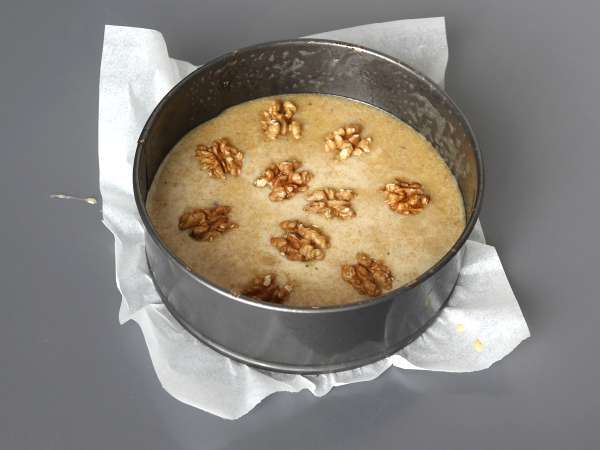Super-easy walnut cake with just 4 ingredients - Preparation step 5