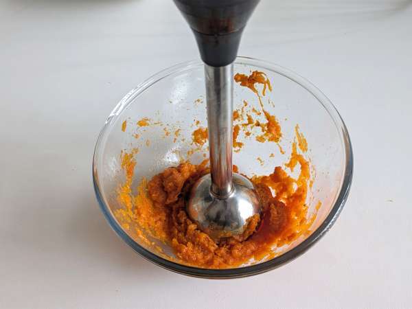 Creamy pumpkin gnocchi with cream cheese and crunchy walnuts - Preparation step 1