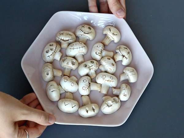 Halloween tarts with mushrooms and garlic-herb cheese - Preparation step 5
