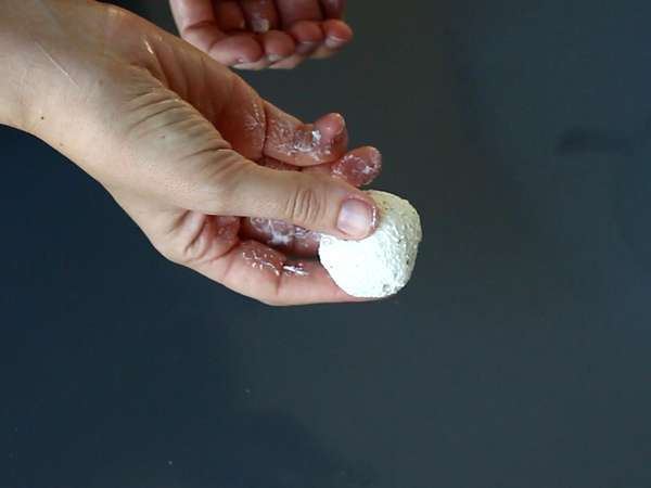 Aperitif cheese spread in the shape of pumpkins, perfect for Halloween! - Preparation step 2