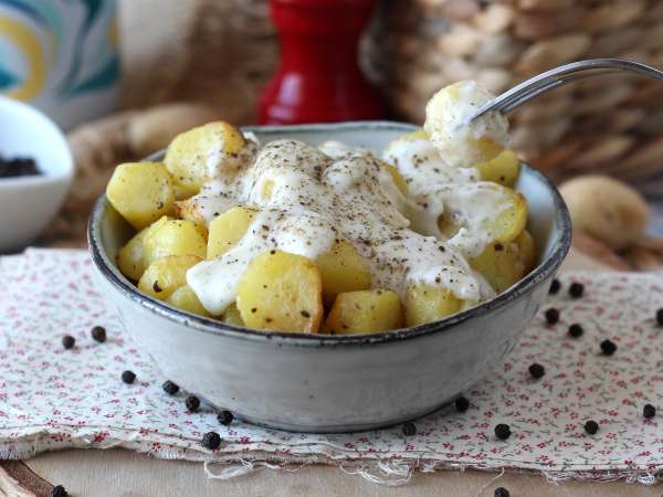 Creamy baked cacio e pepe potatoes: the easy side dish that drives everyone crazy! - Preparation step 8