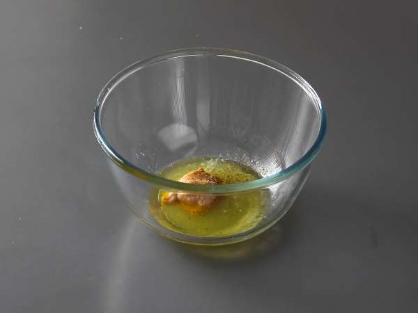 Peanut butter sauce, perfect for salads - Preparation step 1