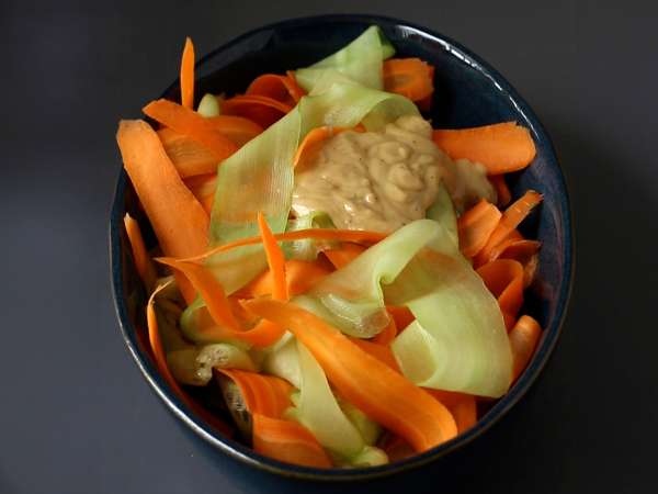 Peanut butter sauce, perfect for salads - Preparation step 3