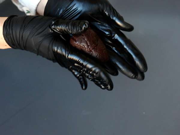 Turn your brownie into a chocolate pinecone! - Preparation step 5