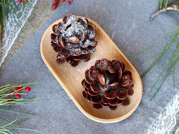 Turn your brownie into a chocolate pinecone! - Preparation step 7