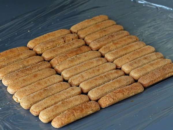 Tiramisu cabin-shaped log without mould for coffee lovers - Preparation step 3