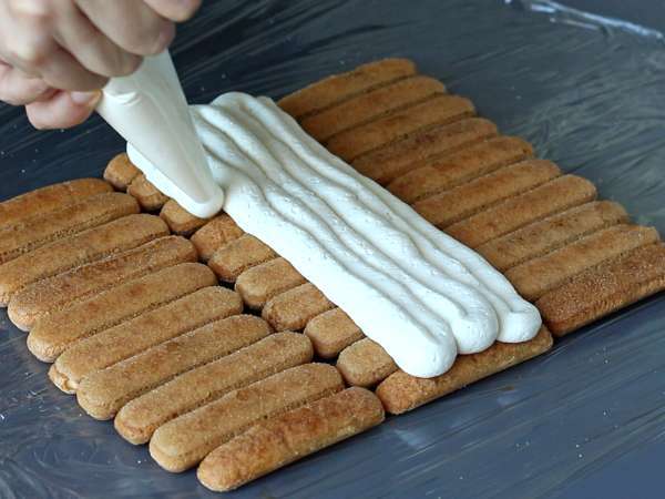 Tiramisu cabin-shaped log without mould for coffee lovers - Preparation step 4