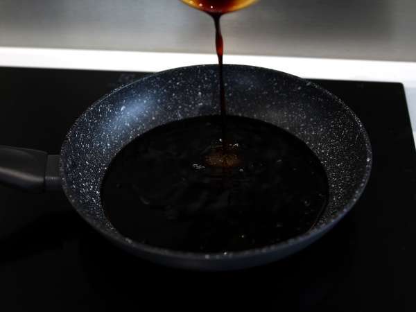 Homemade teriyaki sauce, perfect with salmon and chicken! - Preparation step 2