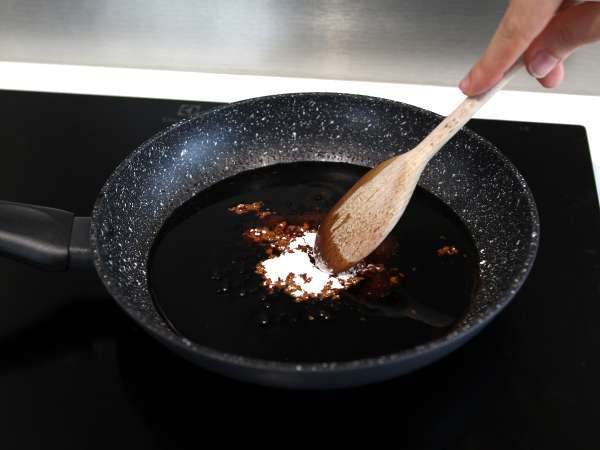 Homemade teriyaki sauce, perfect with salmon and chicken! - Preparation step 4