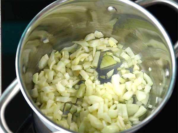 Simple cabbage soup - Preparation step 1