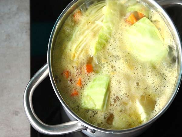 Simple cabbage soup - Preparation step 4