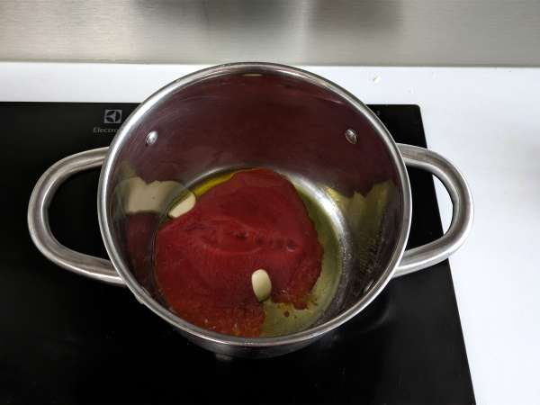 Pasta e fagioli, the quick and creamy Italian recipe that combines pasta with beans - Preparation step 1