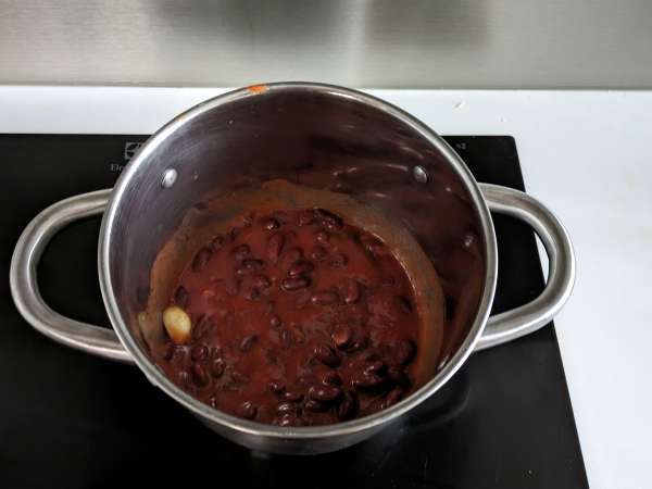 Pasta e fagioli, the quick and creamy Italian recipe that combines pasta with beans - Preparation step 2