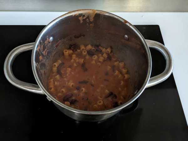 Pasta e fagioli, the quick and creamy Italian recipe that combines pasta with beans - Preparation step 5