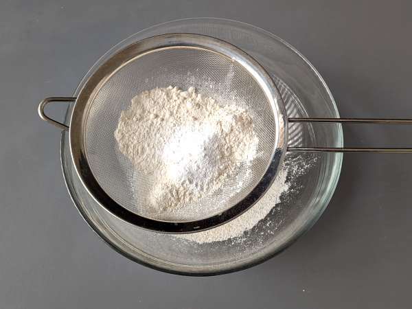 Shortbread tart with strawberry jam, perfect for Valentine's day - Preparation step 1