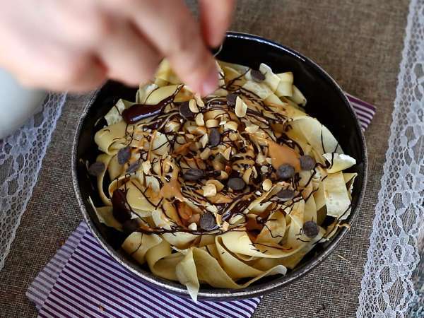 French crêpes tagliatelle with chocolate and peanuts! - Preparation step 7