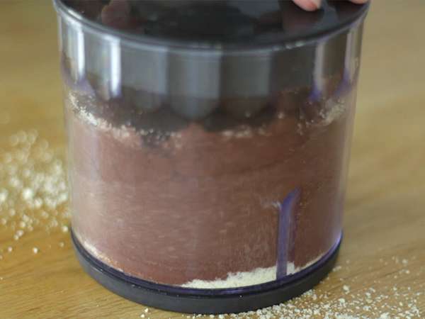 Chocolate macaroons, recipe and tips - French macarons - Preparation step 3