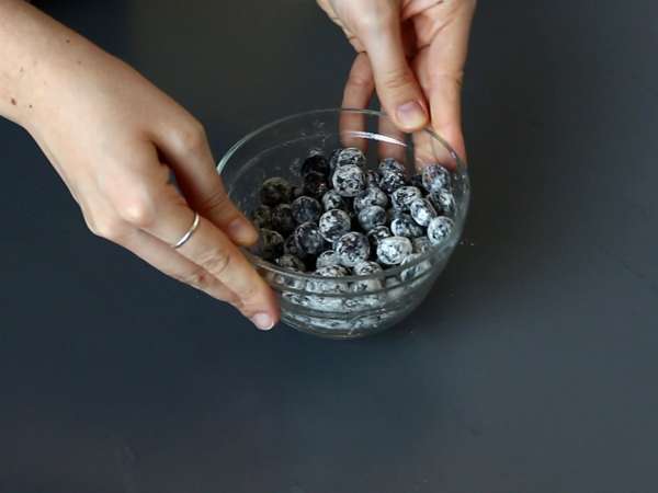 Blueberry crumble cake: the cake that combines fondant, softness and crunch! - Preparation step 3