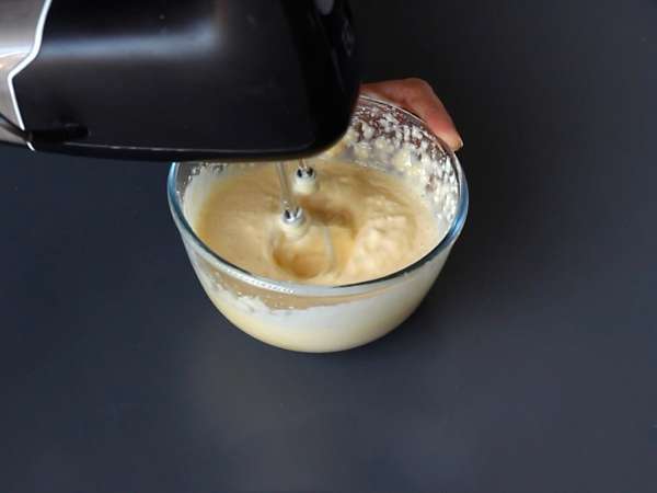 Blueberry crumble cake: the cake that combines fondant, softness and crunch! - Preparation step 4