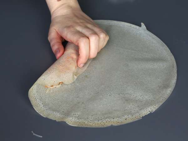 Shrimp spring rolls cooked in Air fryer - Preparation step 6