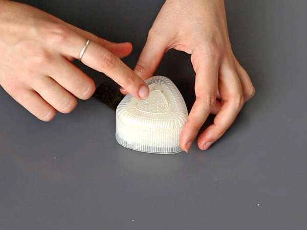 Onigiri with egg yolks cured in soy sauce - Preparation step 8