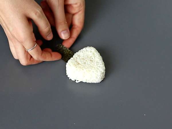 Onigiri with egg yolks cured in soy sauce - Preparation step 9