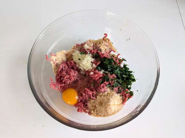 Very soft air fryer meatballs: quick and easy recipe with beef - Preparation step 3