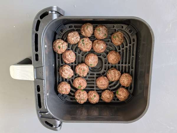 Very soft air fryer meatballs: quick and easy recipe with beef - Preparation step 7