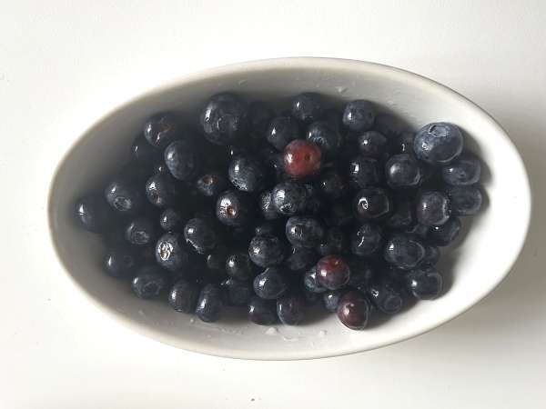 Blueberry crumble: golden on top, juicy on the inside - Preparation step 1