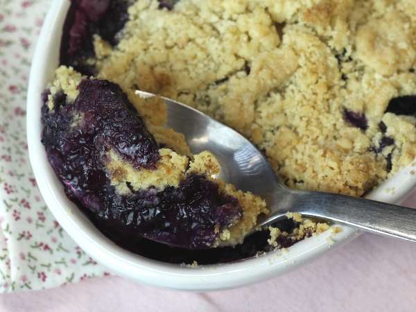Blueberry crumble: golden on top, juicy on the inside - Preparation step 6