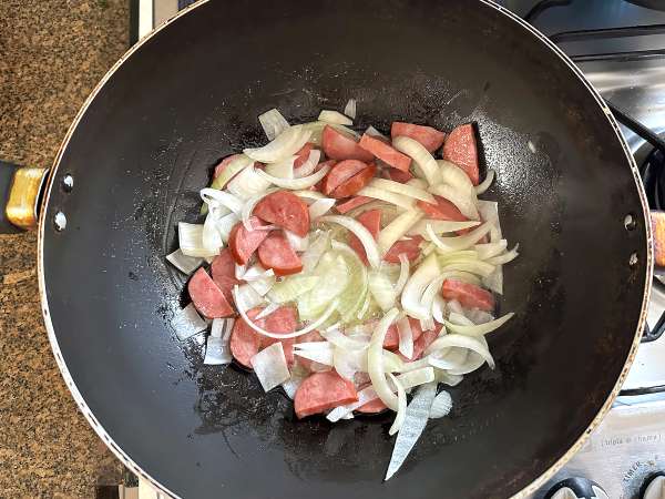Brazilian Farofa with Calabrian sausage - Preparation step 1