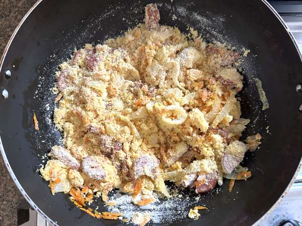 Brazilian Farofa with Calabrian sausage - Preparation step 3