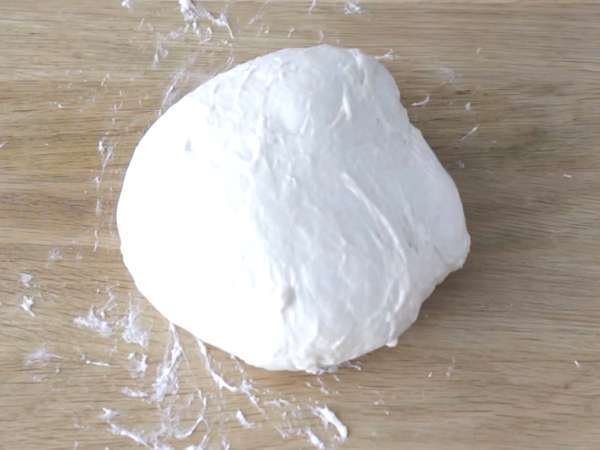 Italian Margherita pizza - Preparation step 6