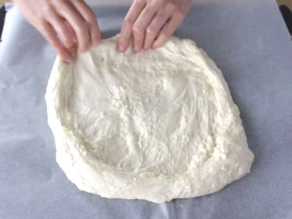 Italian Margherita pizza - Preparation step 7