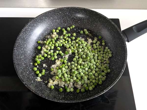 Creamy baked pasta with peas and ham au gratin - Preparation step 4