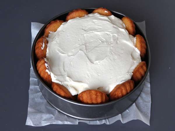 Red fruit charlotte with madeleines - Preparation step 8