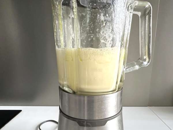 Savoury cake batter in a blender: quick, easy and ultra moist - Preparation step 3