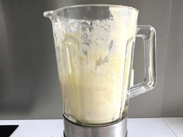 Savoury cake batter in a blender: quick, easy and ultra moist - Preparation step 5