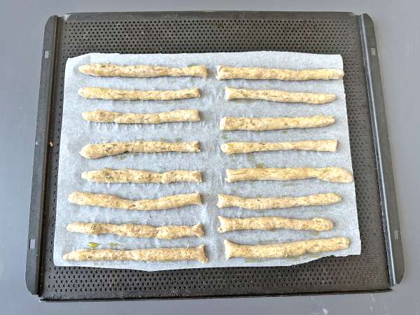 Homemade herbed gressins: easy to make and super-crispy! - Preparation step 5