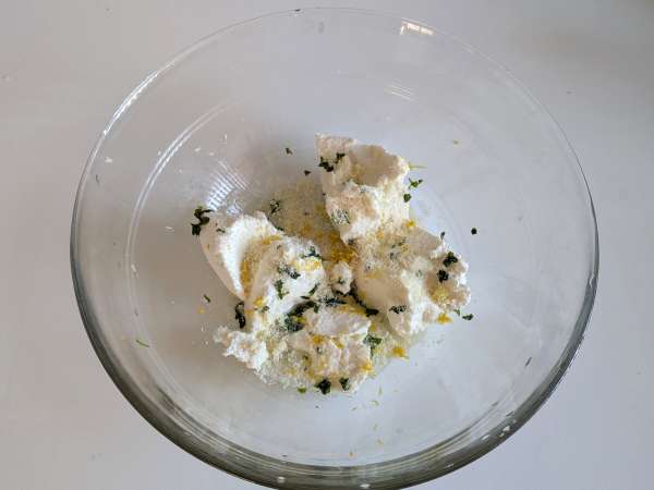 Conchiglioni stuffed with ricotta, zucchini and lemon: creamy and baked au gratin - Preparation step 4