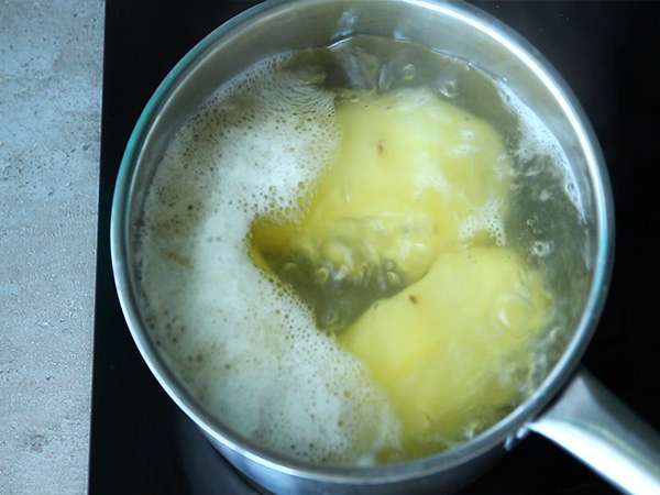 Portuguese-style cod fritters - Preparation step 2
