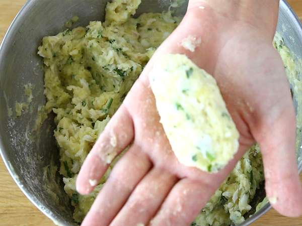 Portuguese-style cod fritters - Preparation step 5