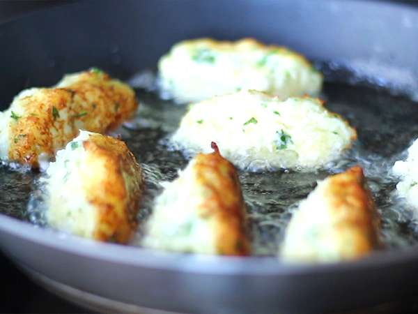 Portuguese-style cod fritters - Preparation step 6