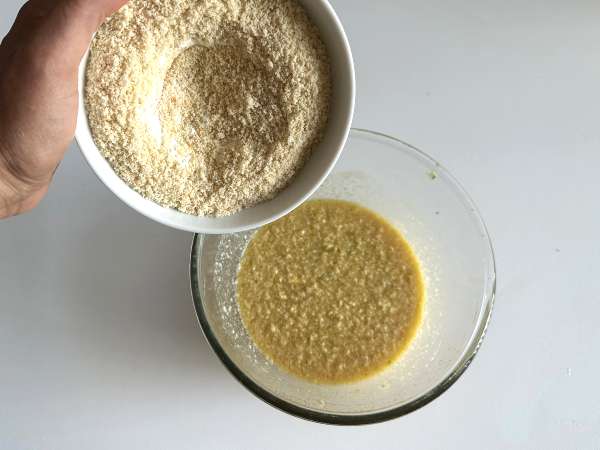 Ultra moist pistachio, lime and zucchini cake - Preparation step 5