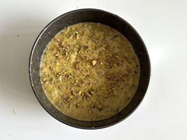 Ultra moist pistachio, lime and zucchini cake - Preparation step 7