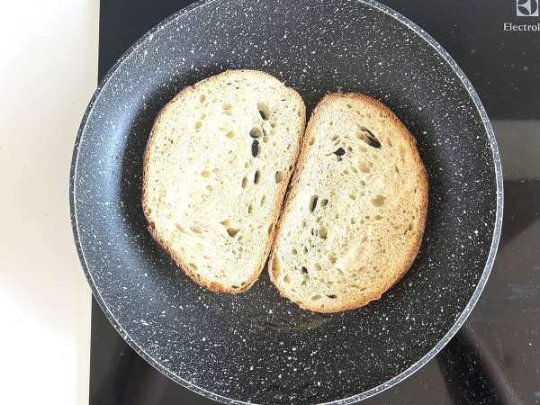 Asparagus, lemon and basil ricotta toasts - Preparation step 4